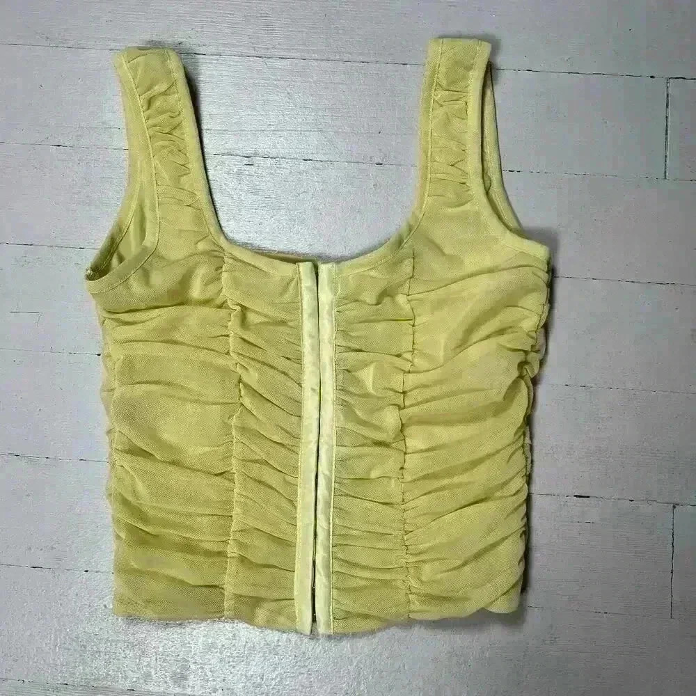 NWT Shinestar‎ Size Medium Top Yellow Sleeveless
Hooks & Eyes Front Closure